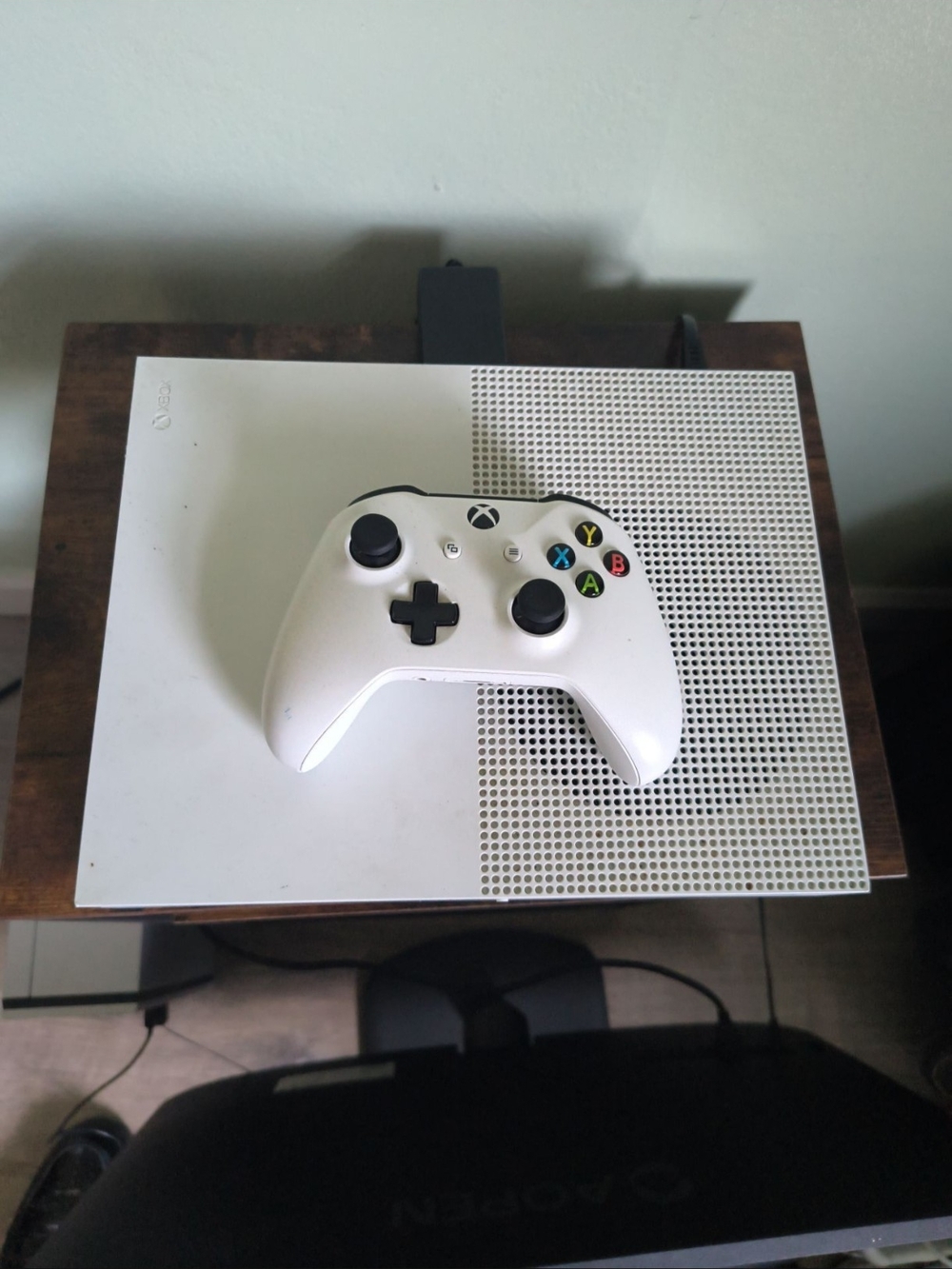 Xbox One S White Console with Matching White Wireless Controller